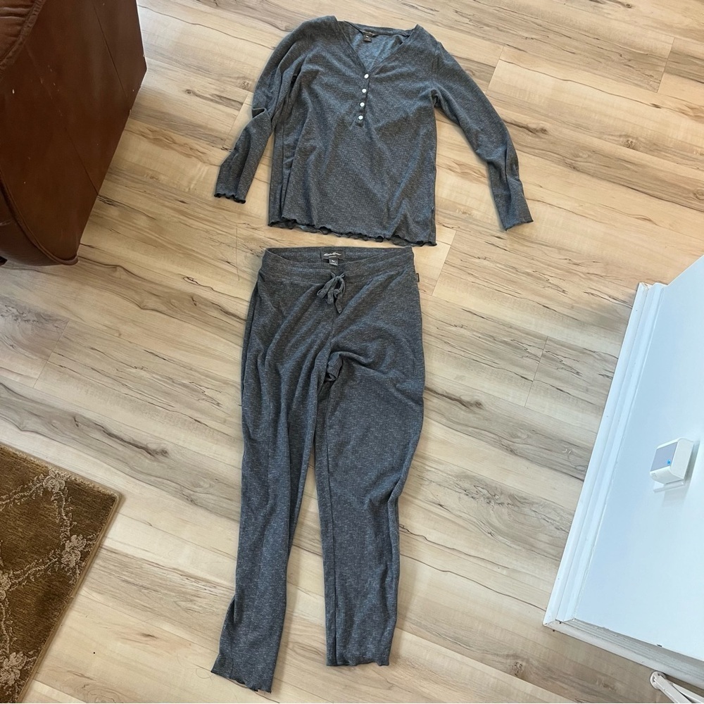 Women's Gray Sleepwear Set - Picture 9 of 12